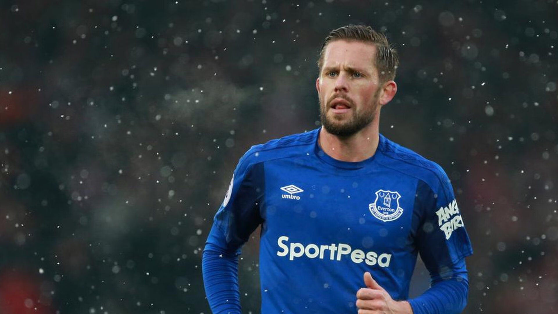 kaiyun体育app-英超冲刺激战：悬念不断，精彩纷呈！，英超冲突